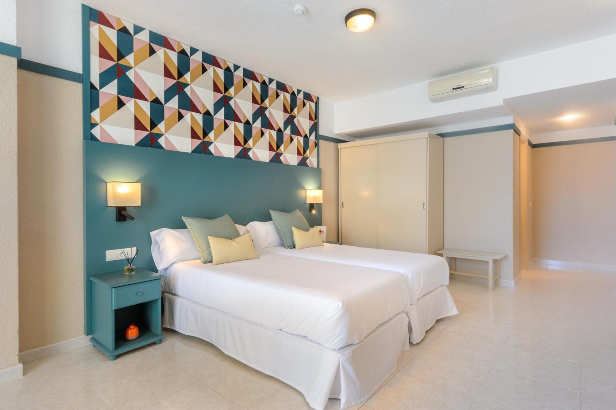 Aparthotel Vibra Club Maritim San Antonio Abad Exterior foto