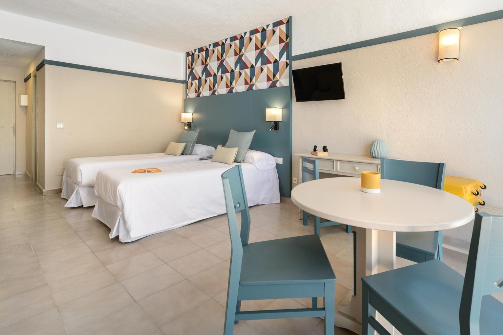 Aparthotel Vibra Club Maritim San Antonio Abad Exterior foto